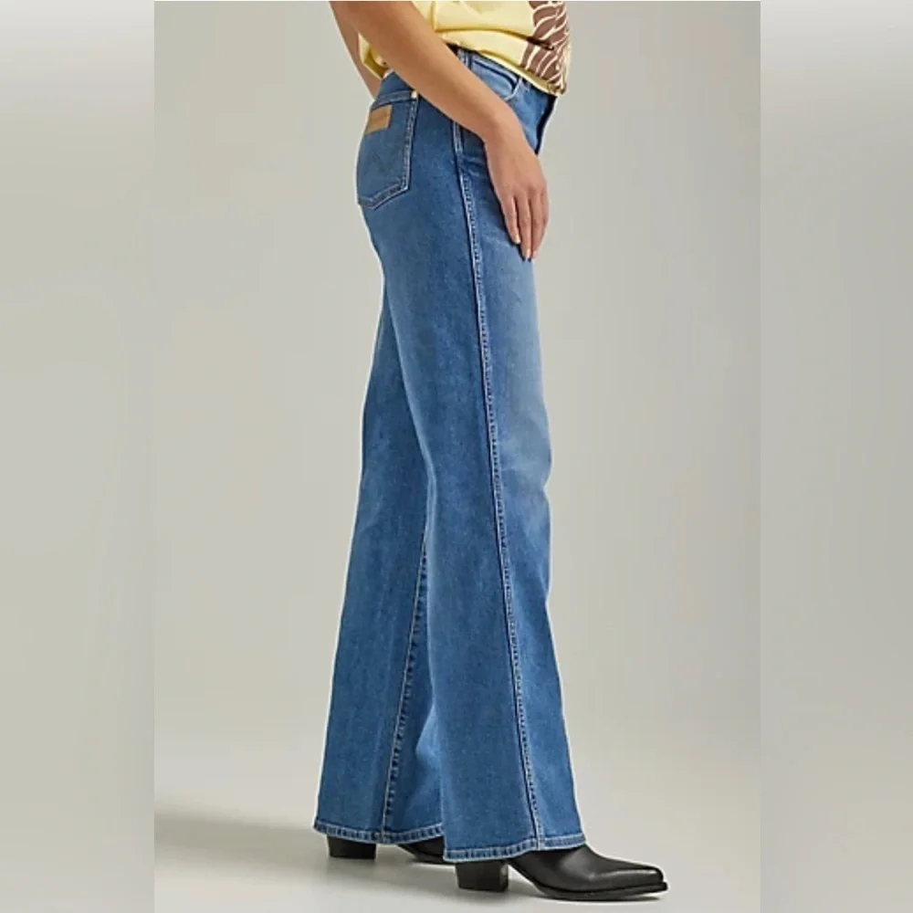 Wrangler Bonnie Loose Flare Jean 30x32